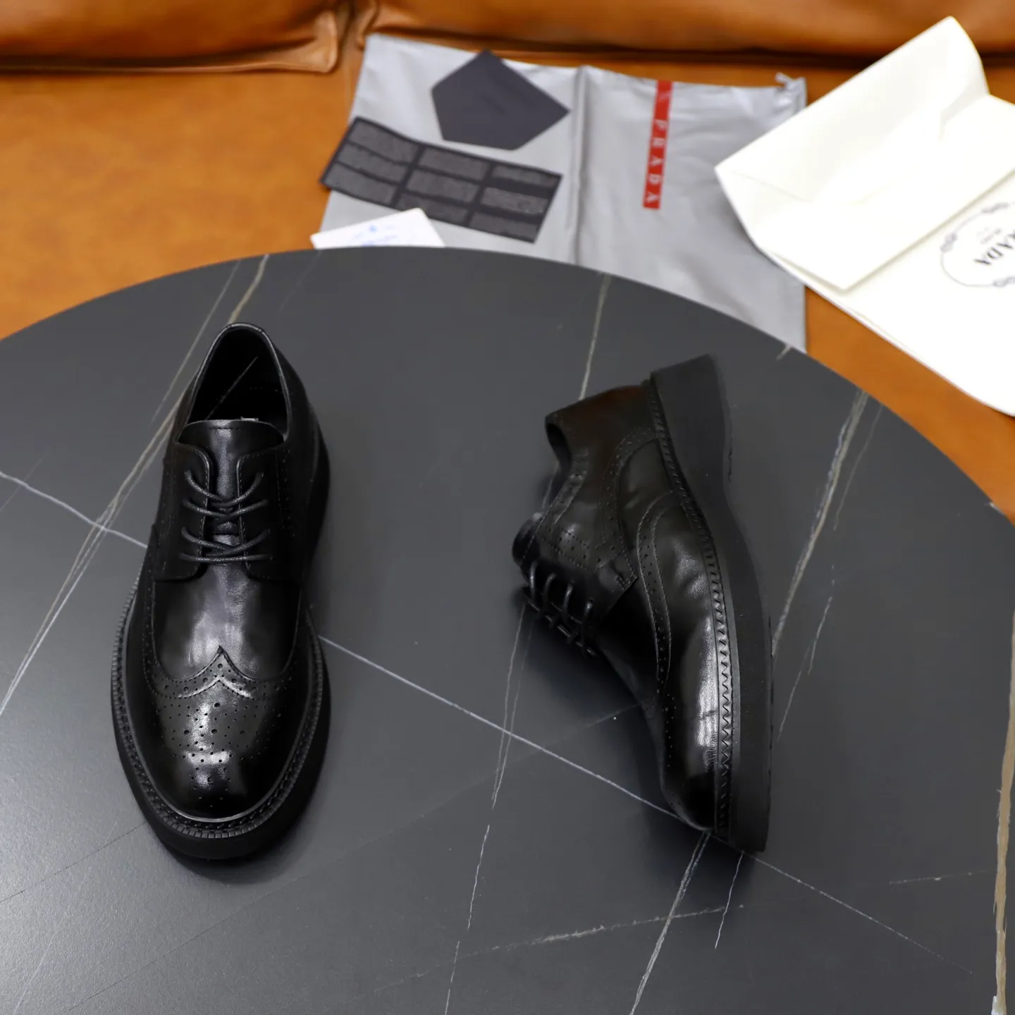 Ex-factory price: 640💰🙅‍♂️🙅‍♂️🙅‍♂️Cowhide Brand: PRADA Standard code: 38-44 (45 customized) Grade: Same as the official website Material: Original high-grade cowhide surface, cowhide lining, non-slip, soft and wear-resistant outsole Style category: Men's fashionable casual boots, distinguished luxury brand elements, top luxury Color: actual picture color
